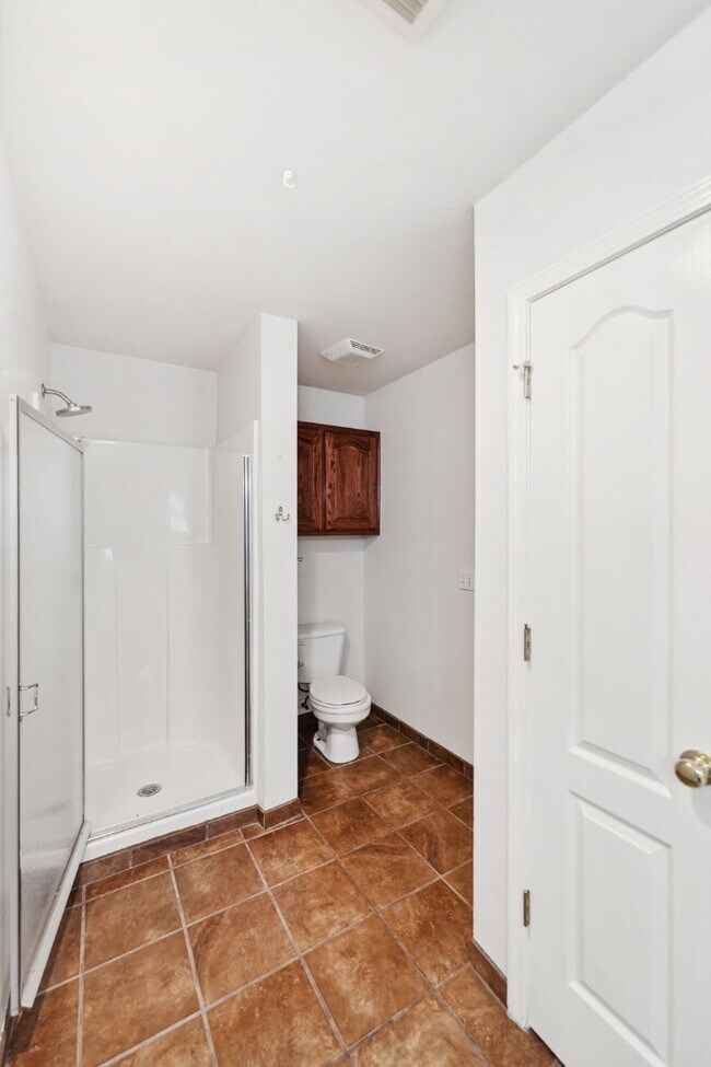 Building Photo - 11021 E 84th St