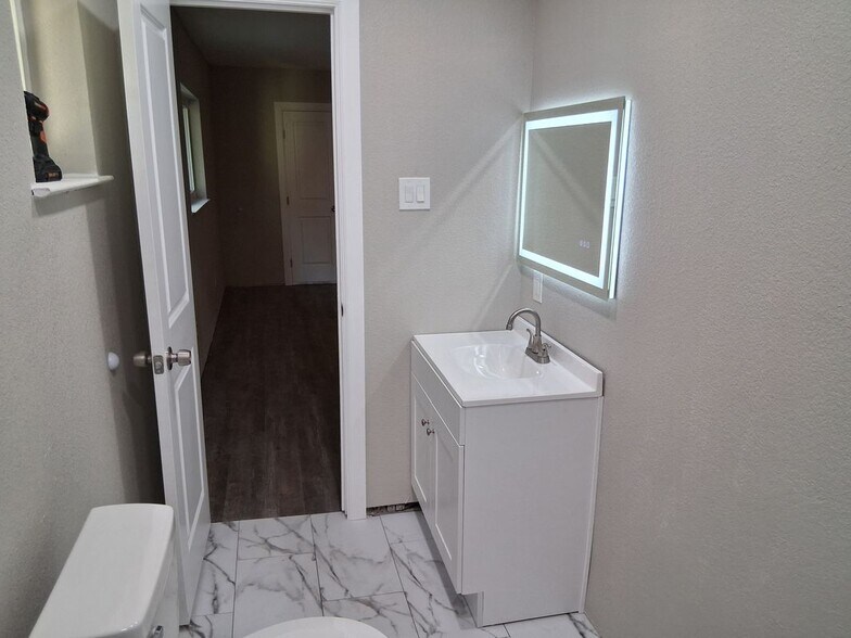 Building Photo - 5009 Cottey St