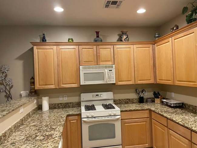 Building Photo - 2227 E Stone Stable Dr