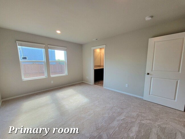 Building Photo - Brand New 3 bed with loft and fully fenced yard in convenient CK location!