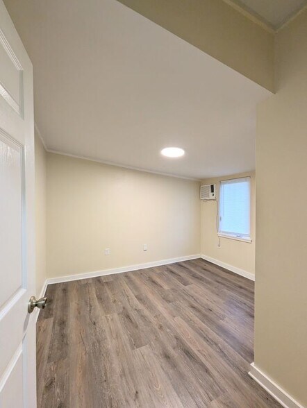 Building Photo - 718 Pecan Ave