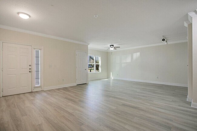 Building Photo - 202 E South St