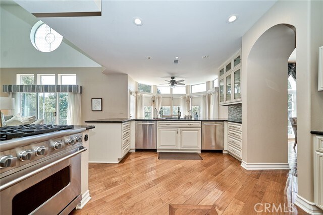 Building Photo - 1089 Village Dr