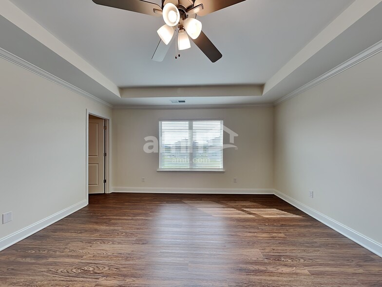 Building Photo - 3014 Lucky Ln
