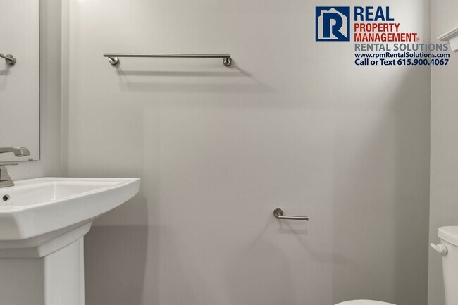 Building Photo - Great 4 bd 2.5 ba with attached garage and large deck!