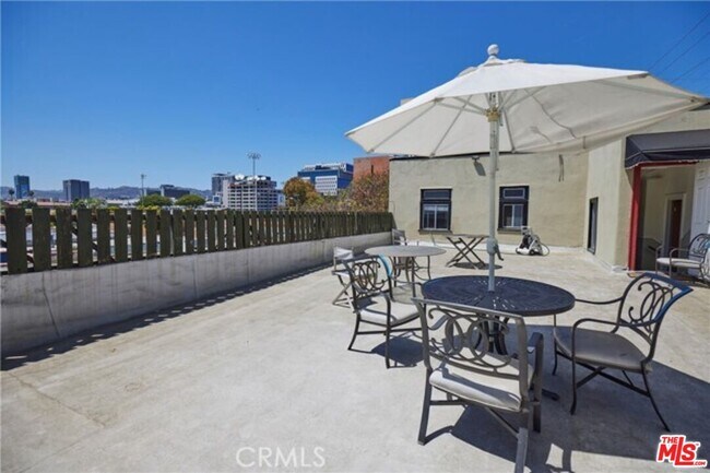 Building Photo - 1275 N Wilton Pl