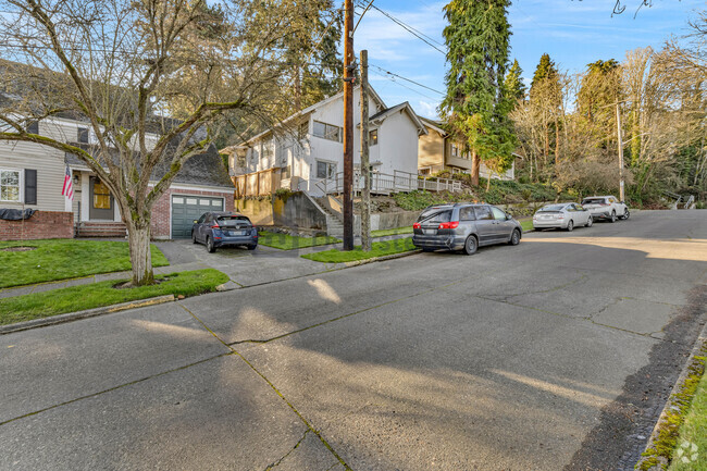 Building Photo - 415-1 W Dravus St