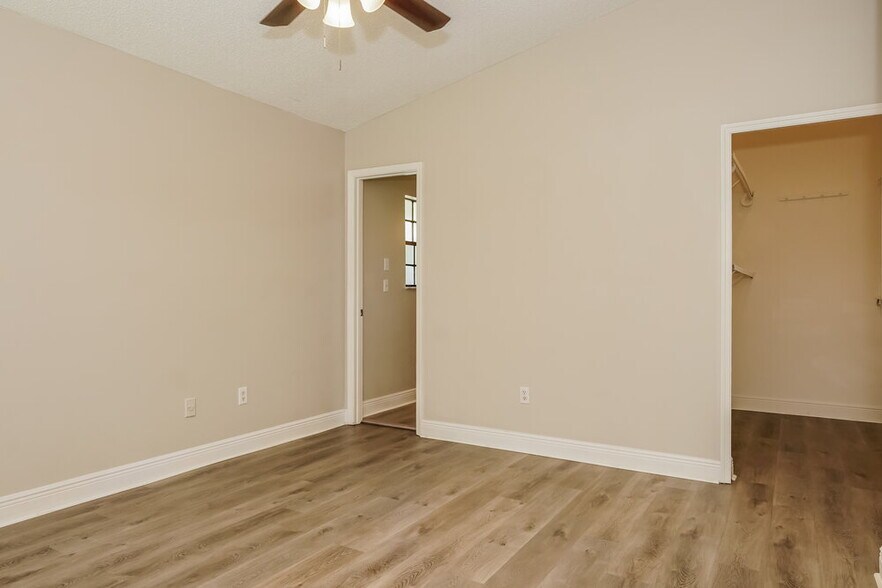 Building Photo - 634 Monroe Harbor Pl