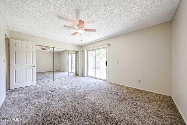 Building Photo - 3233 E Desert Cove Ave
