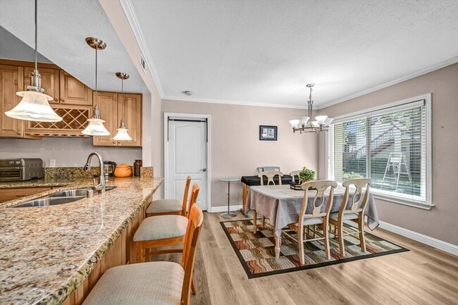 Building Photo - 4020 Porte La Paz