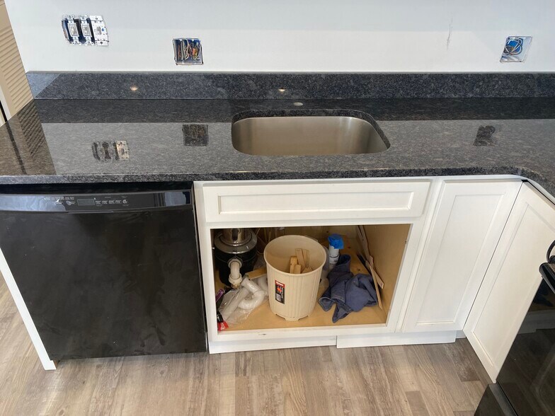 Building Photo - 10112 Verree Rd