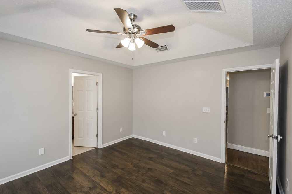 Building Photo - 7206 S Beekman Lake Dr