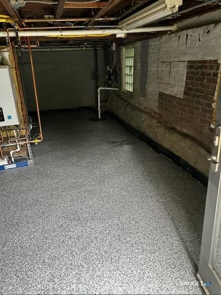 Building Photo - 132 Pequot Ave