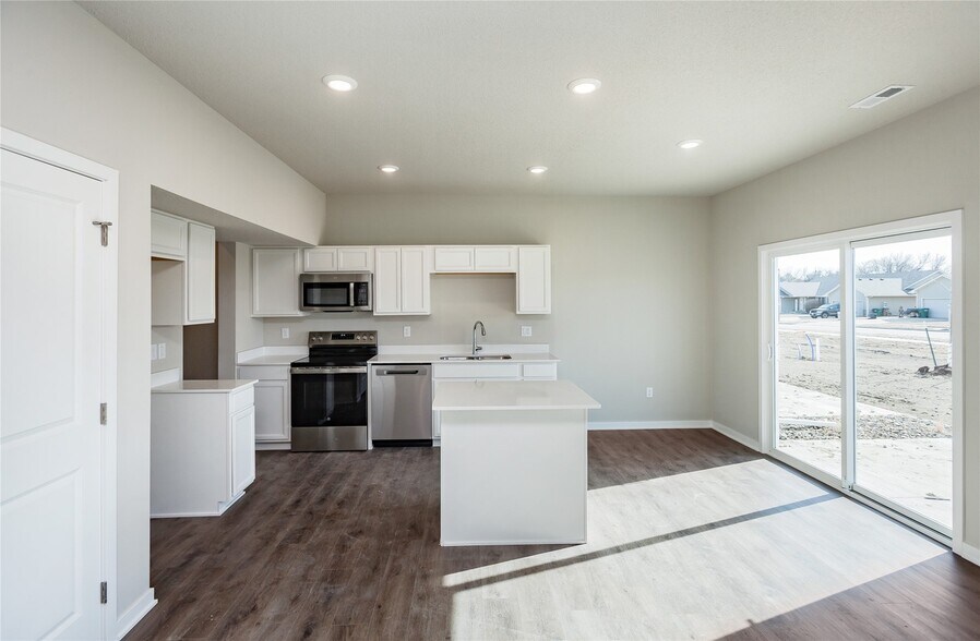 Building Photo - 6129 Tungsten Dr