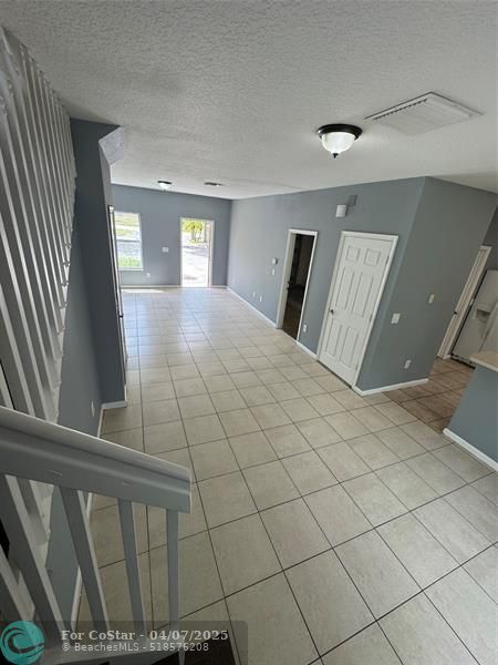 Building Photo - 7473 Tam Oshanter Blvd