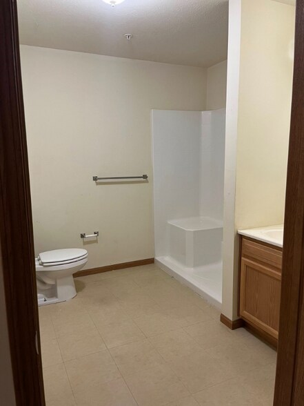 Building Photo - 185 Elk Village Dr