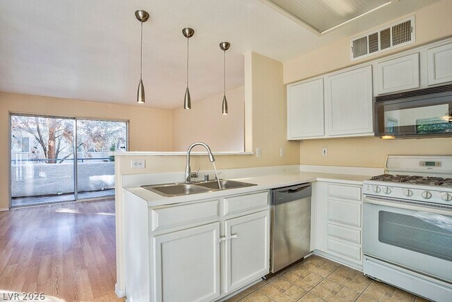 Building Photo - 3035 Casey Dr