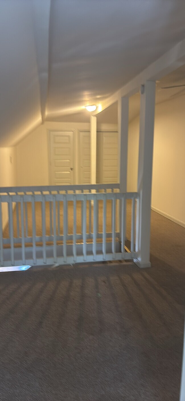 Building Photo - 161 N Keats Ave