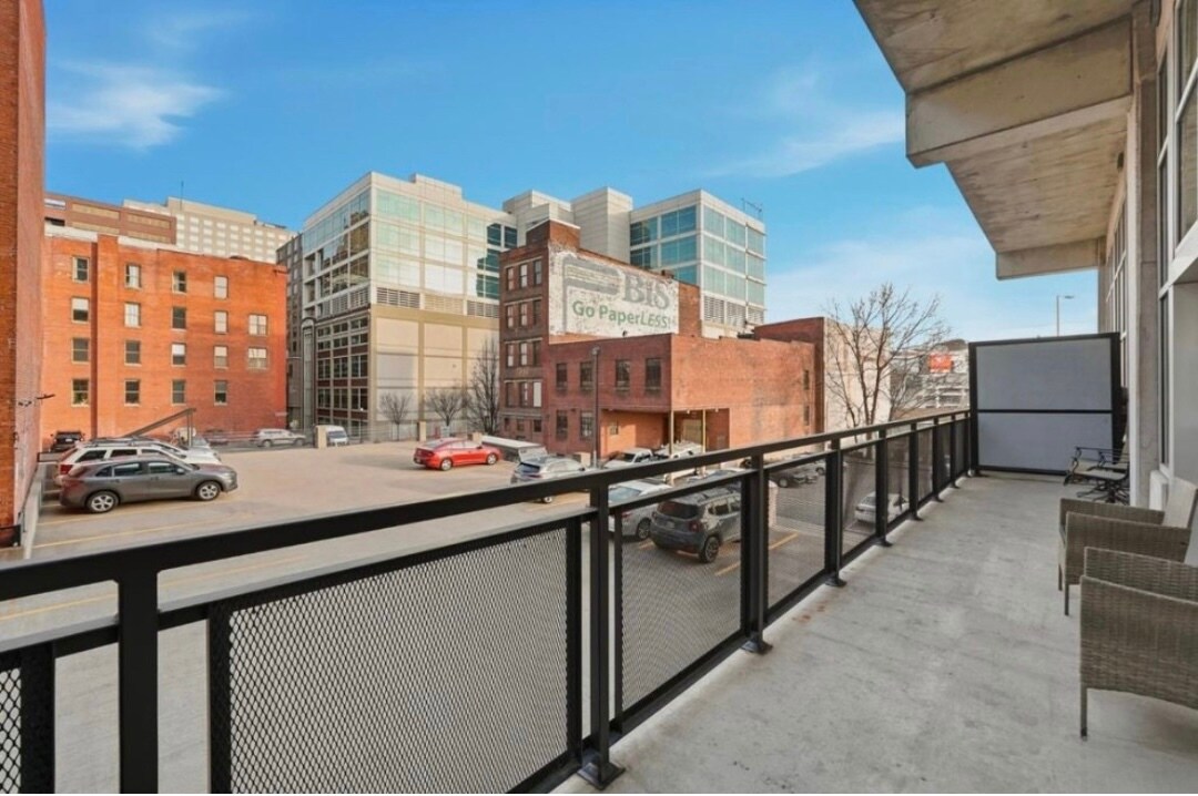 Private Balcony - 353 W 4th St