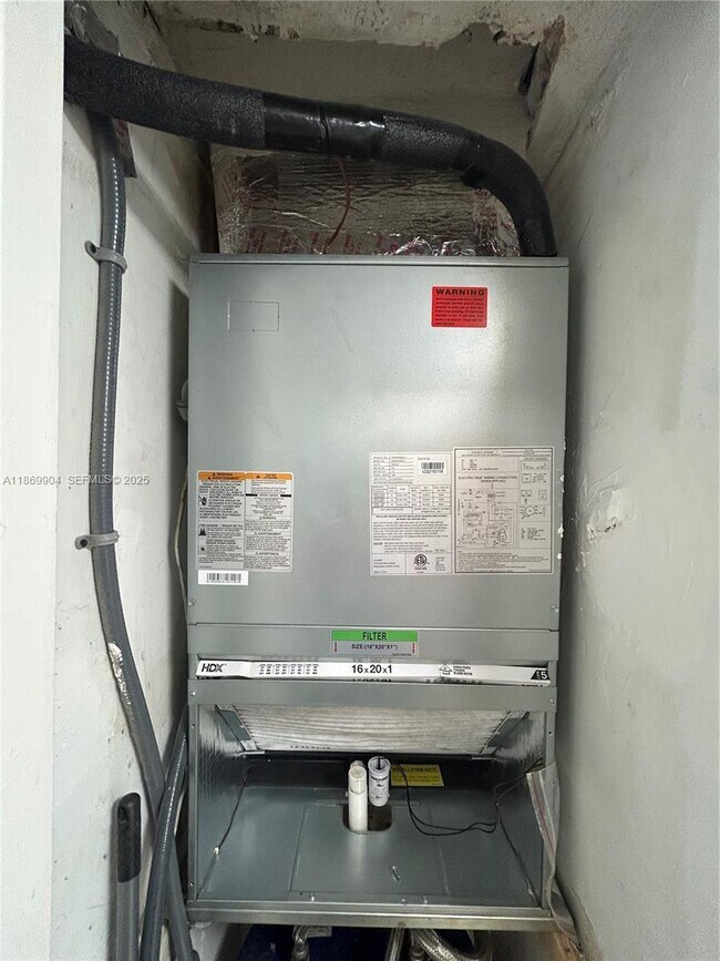 Building Photo - 13499 Biscayne Blvd