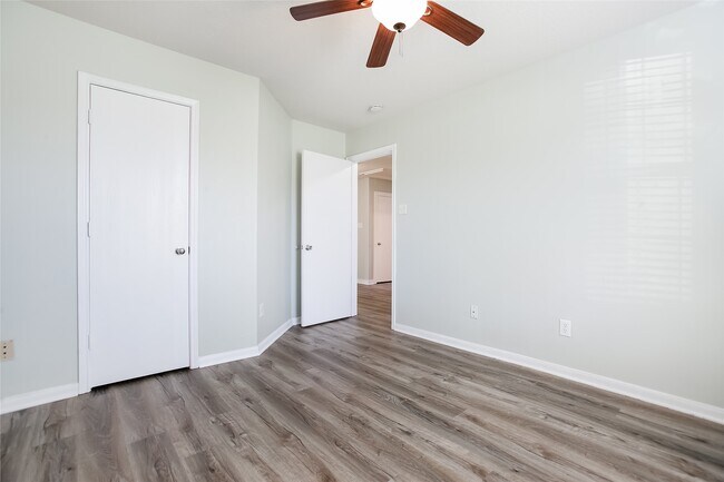 Building Photo - 9823 Cassowary Dr