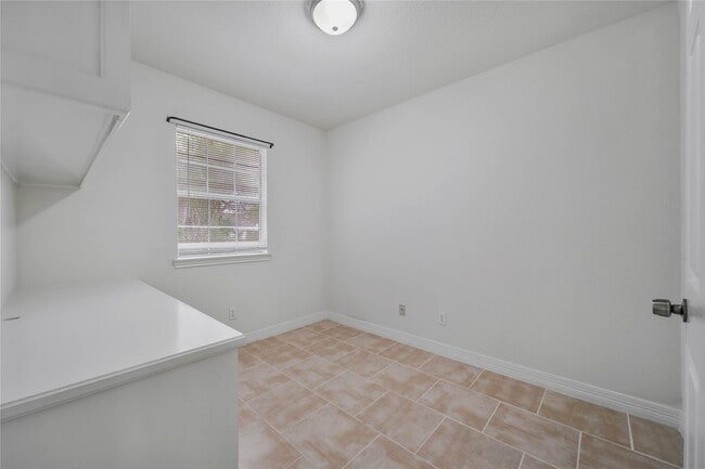 Building Photo - 4943 Gammage St