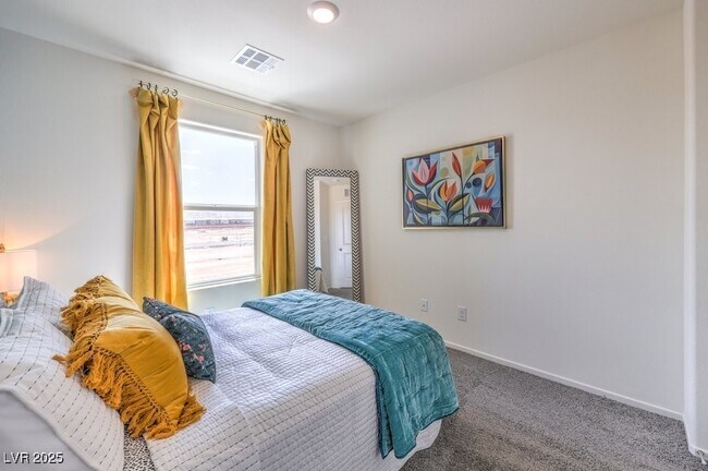 Building Photo - 4966 Fern Mesa Ave
