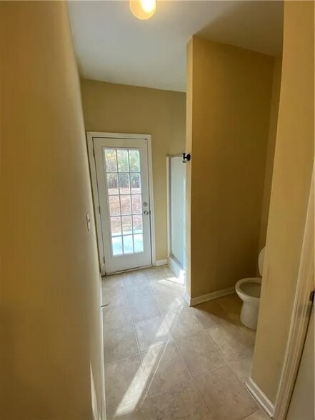 Building Photo - 3035 Bonnes Dr