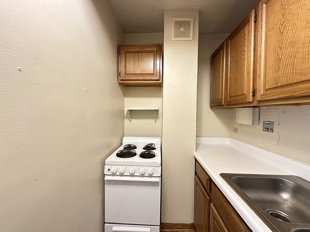 Building Photo - 4180 N Marine Dr