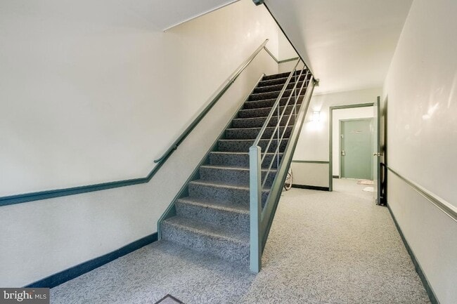 Building Photo - 5900J Kingsford Rd