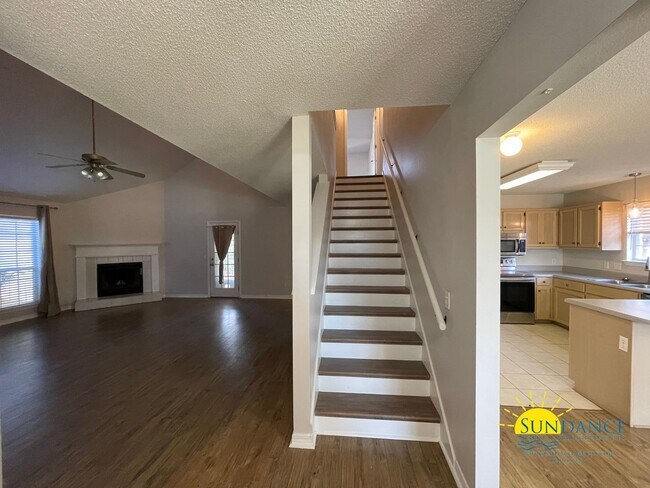 Building Photo - Prime Location and Stunning 4 Bedroom Home with Solar!