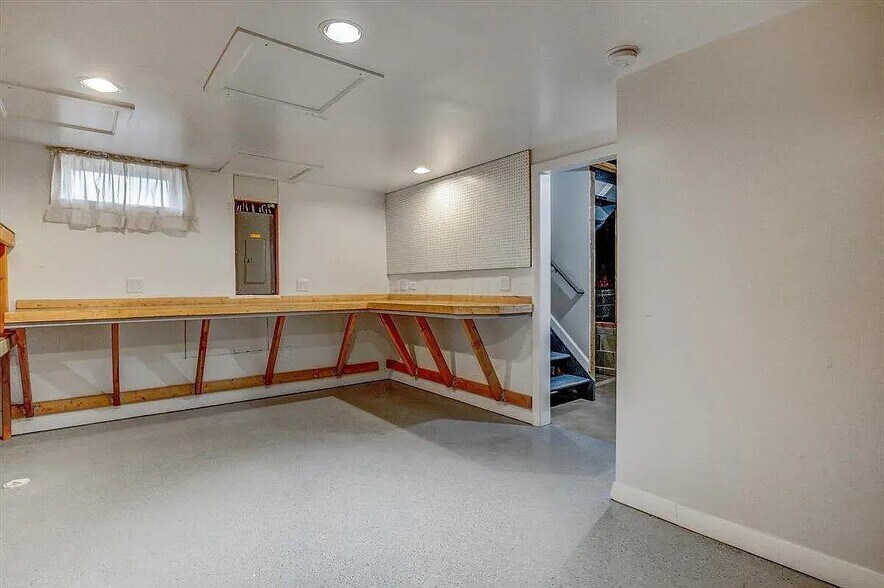 Building Photo - 1962 Manley Way