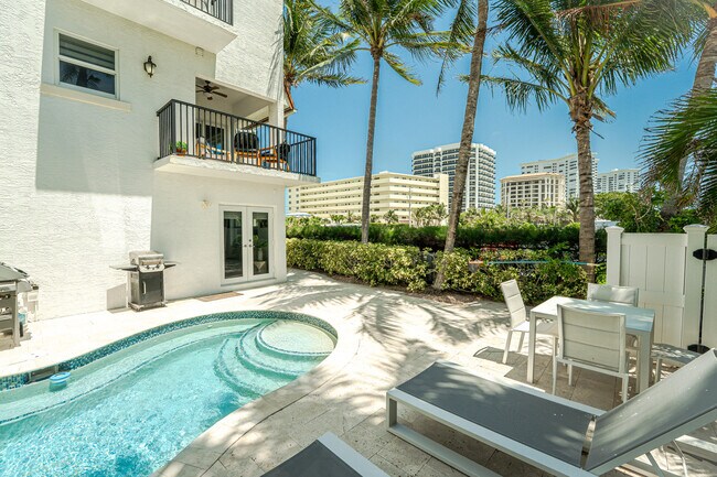 Building Photo - 247 S Ocean Blvd