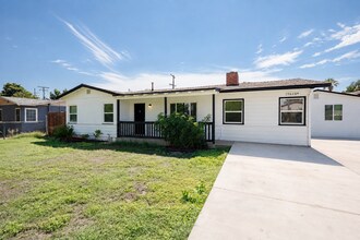Building Photo - 15628 Esther St