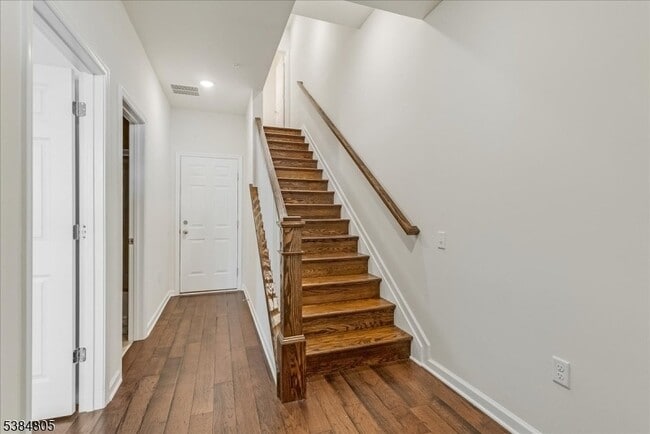 Building Photo - 27 Gala Ct