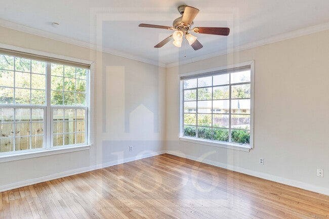 Building Photo - 4815 Woodview Ave