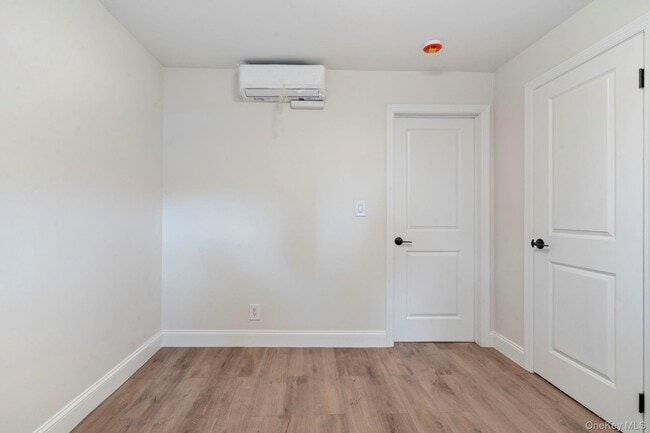 Building Photo - 42-27 214th Pl