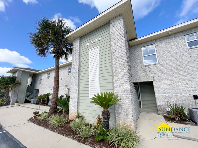 Building Photo - Waterfront 2 Bedroom Unit in Fort Walton B...