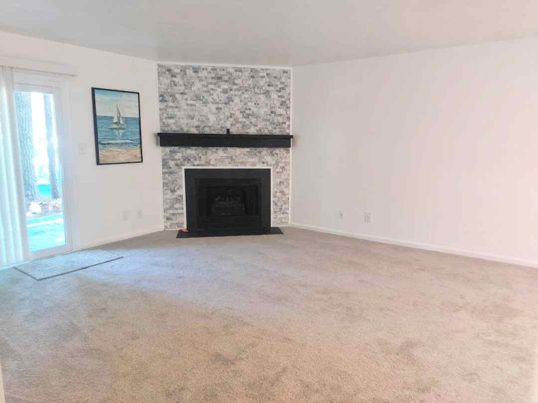 Building Photo - 500 Barberton Dr