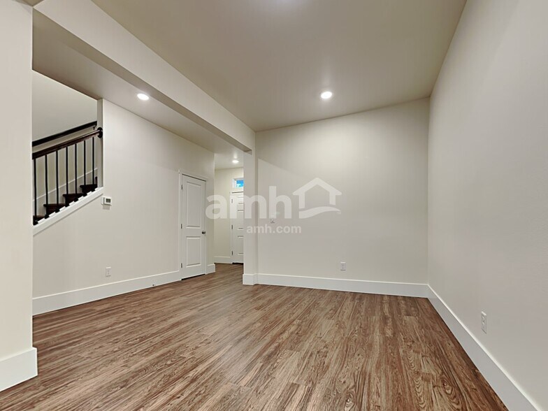 Building Photo - 9294 Shootingstar St SE