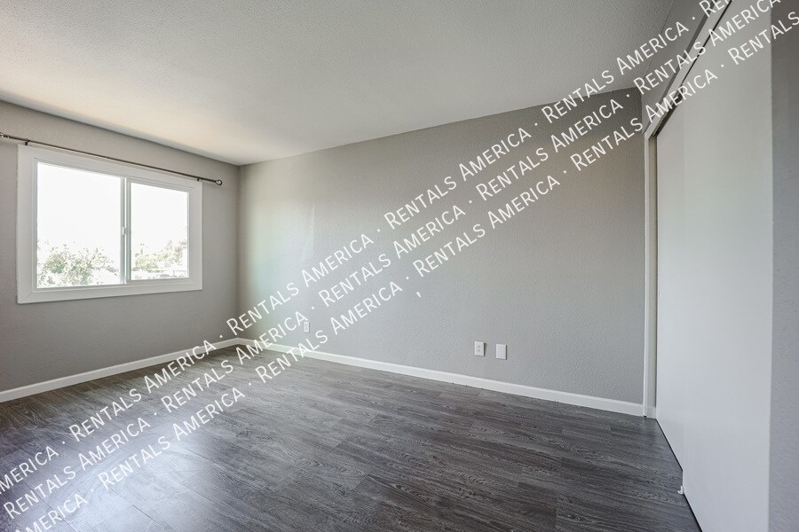 Building Photo - 6053 N 79th St