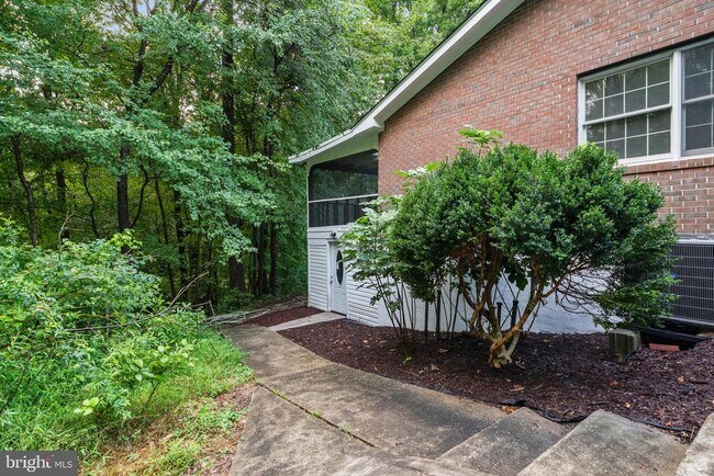 Building Photo - 7795 Penn Manor Ct