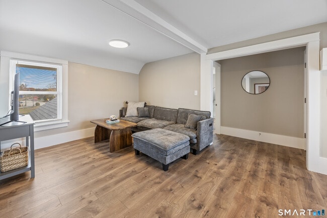 Building Photo - 3 Main St