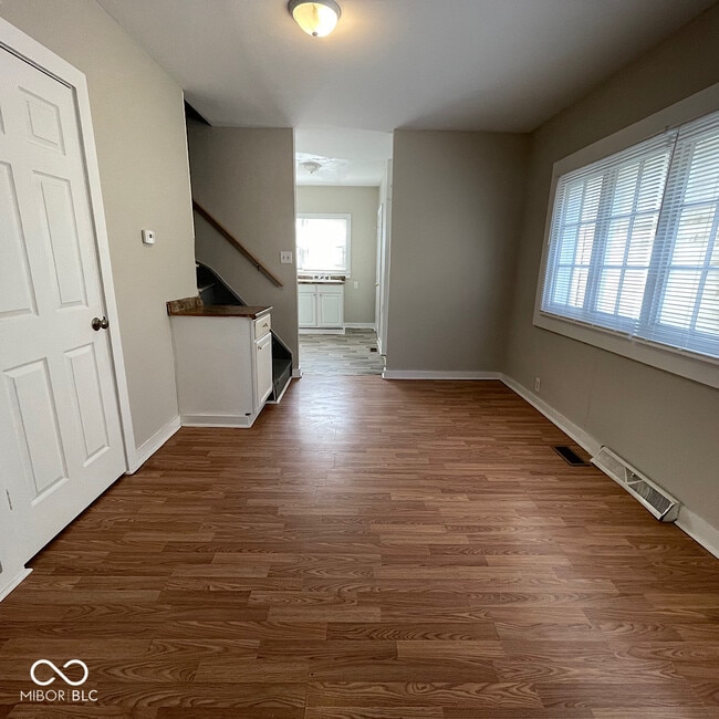 Building Photo - 2009 Westview Dr