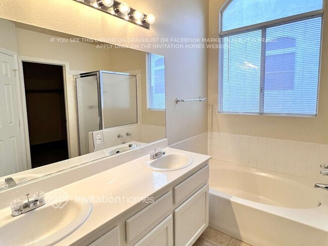 Building Photo - 923 Shadowfax Rd