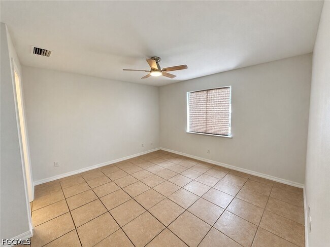 Building Photo - 26825 St Thomas Dr