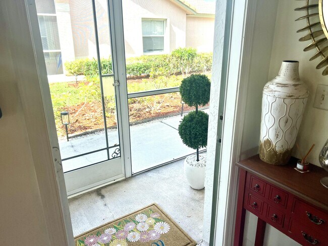 Building Photo - 10614 Lake Shore Dr