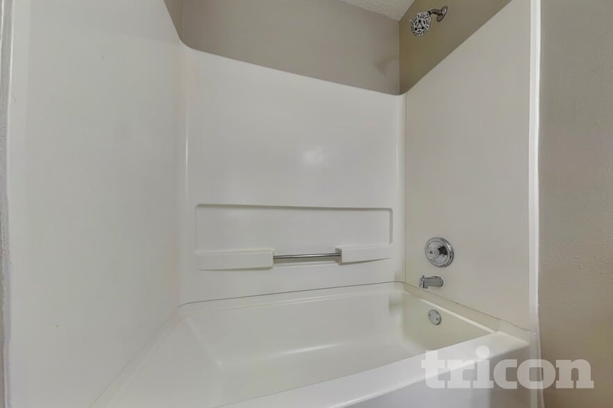 Building Photo - 14674 Fawn Hollow Ln