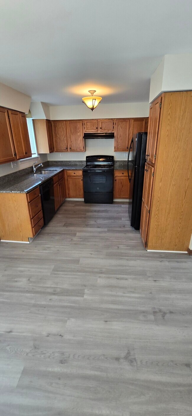 Building Photo - 106 Wakelee Rd