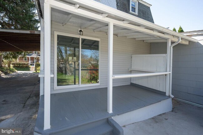 Building Photo - 732 Buck Ln